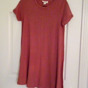 FOREVER 21 short sleeves cotton top 32"